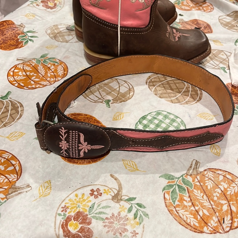 Kids shoes like new with matching belt and original box